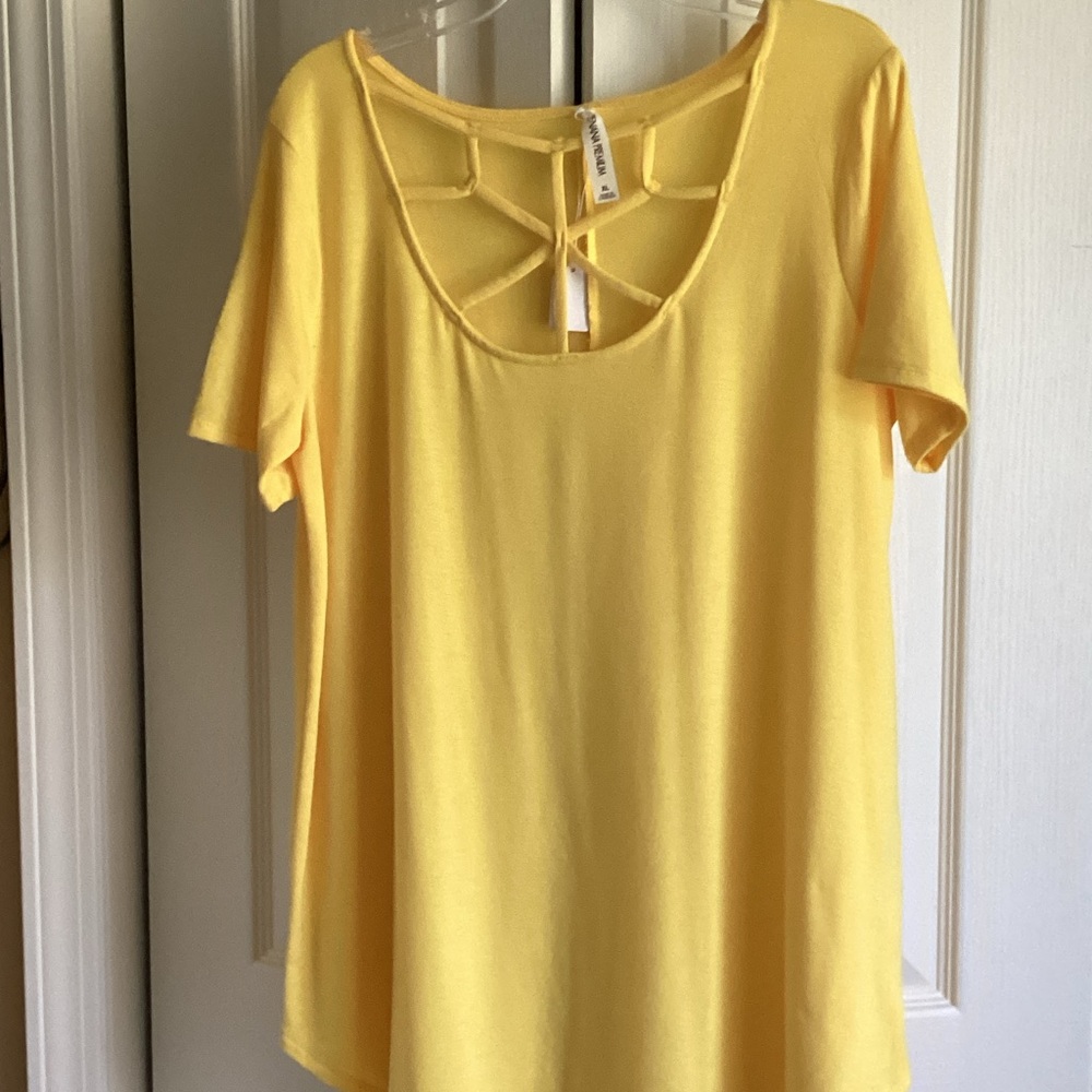 Elegant Yellow Midi Dress